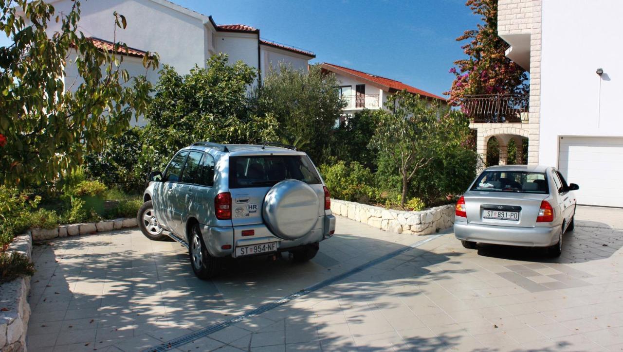 Apartments By The Sea Rastici, Ciovo - 2104 Трогир Экстерьер фото