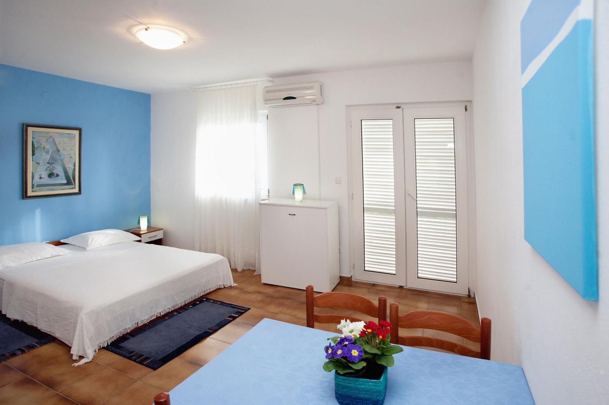 Apartments By The Sea Rastici, Ciovo - 2104 Трогир Номер фото